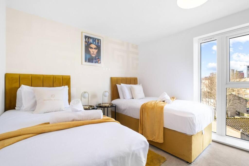 The Versace Suite With 4 Beds And Secure Free Parking Birmingham Exterior foto