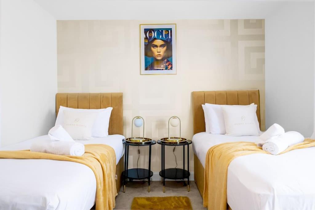 The Versace Suite With 4 Beds And Secure Free Parking Birmingham Exterior foto